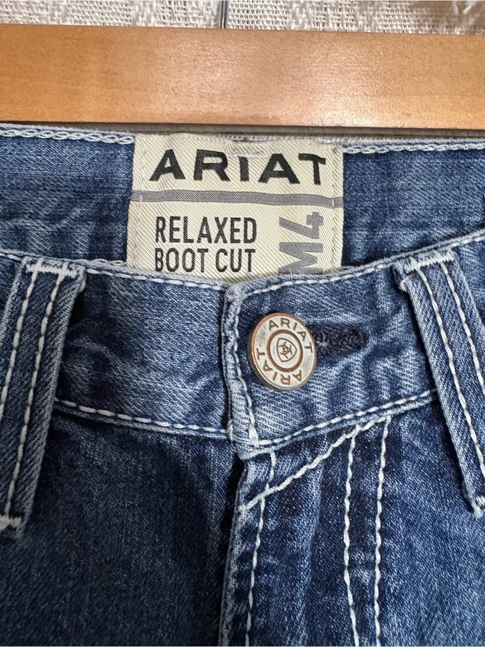 Ariat Men's Straight Jeans in Distressed Blue Wash - Picture 2 of 4